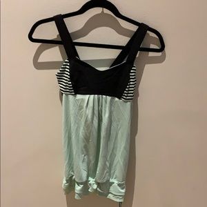 Size 4 mint and black lululemon tank